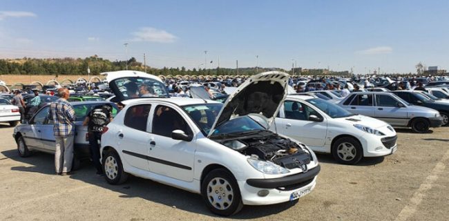 توقف روند شتاب گیری قیمت خودرو در بازار تهران + جدول