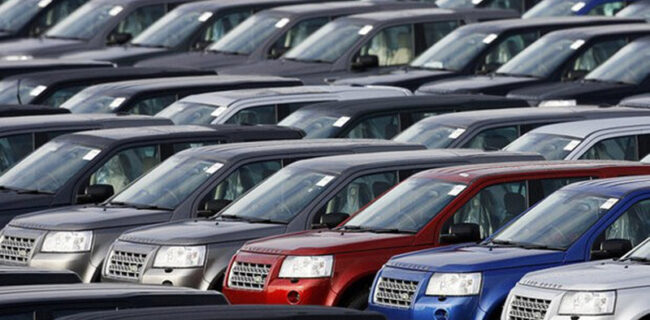 در بازار خودرو قیمت خودروهای داخلی ۲ تا ۷ میلیون تومان کاهش یافت
