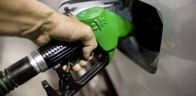 با جهش قیمت بنزین در آمریکا، قیمت نفت ۴ درصد افزایش یافت